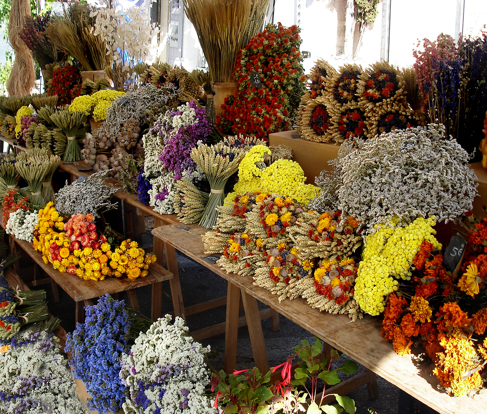 A farmer market, Gordes, Provence, France.