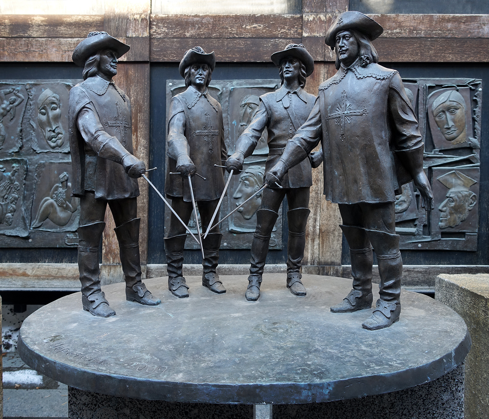 Мушкетёры, бронза, 2009. Музей-мастерская Зураба Церетели. Б. Грузинская, 15. Москва. Россия.