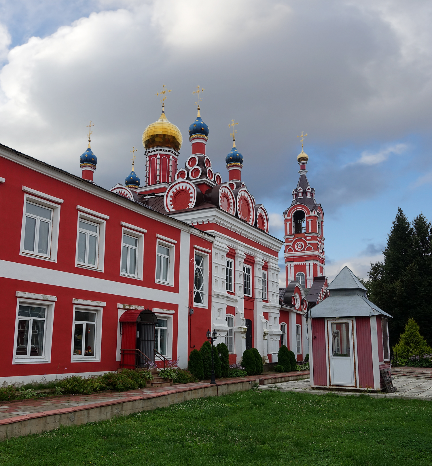 Храм Архангела Михаила, начало XIX века. Талдом. Россия.
